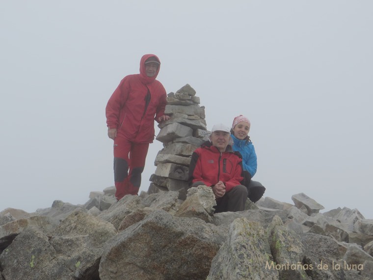Joaquín, Jordi y Gisela en la cima del Punta Alta (3.014 mts.)